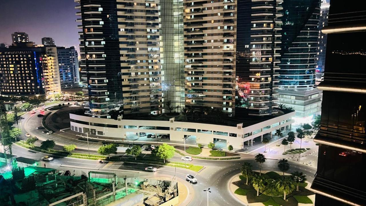 Nomad Partition Room In Barsha Heights 3 Mins To Icm Metro ドバイ エクステリア 写真