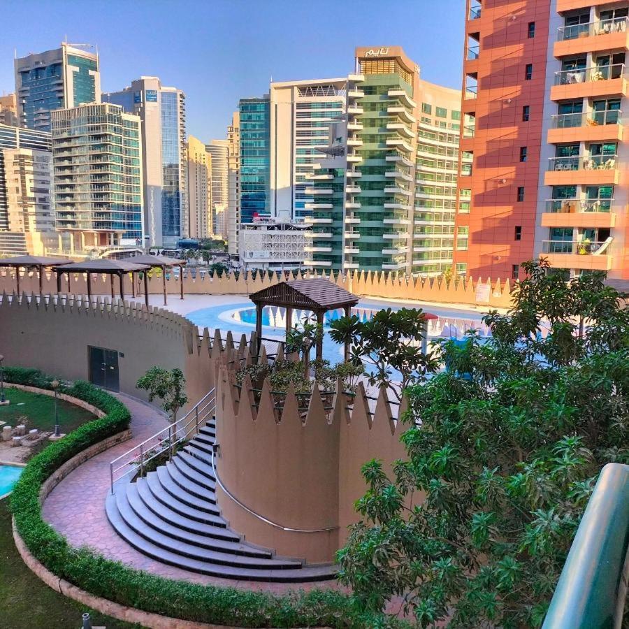 Nomad Partition Room In Barsha Heights 3 Mins To Icm Metro ドバイ エクステリア 写真