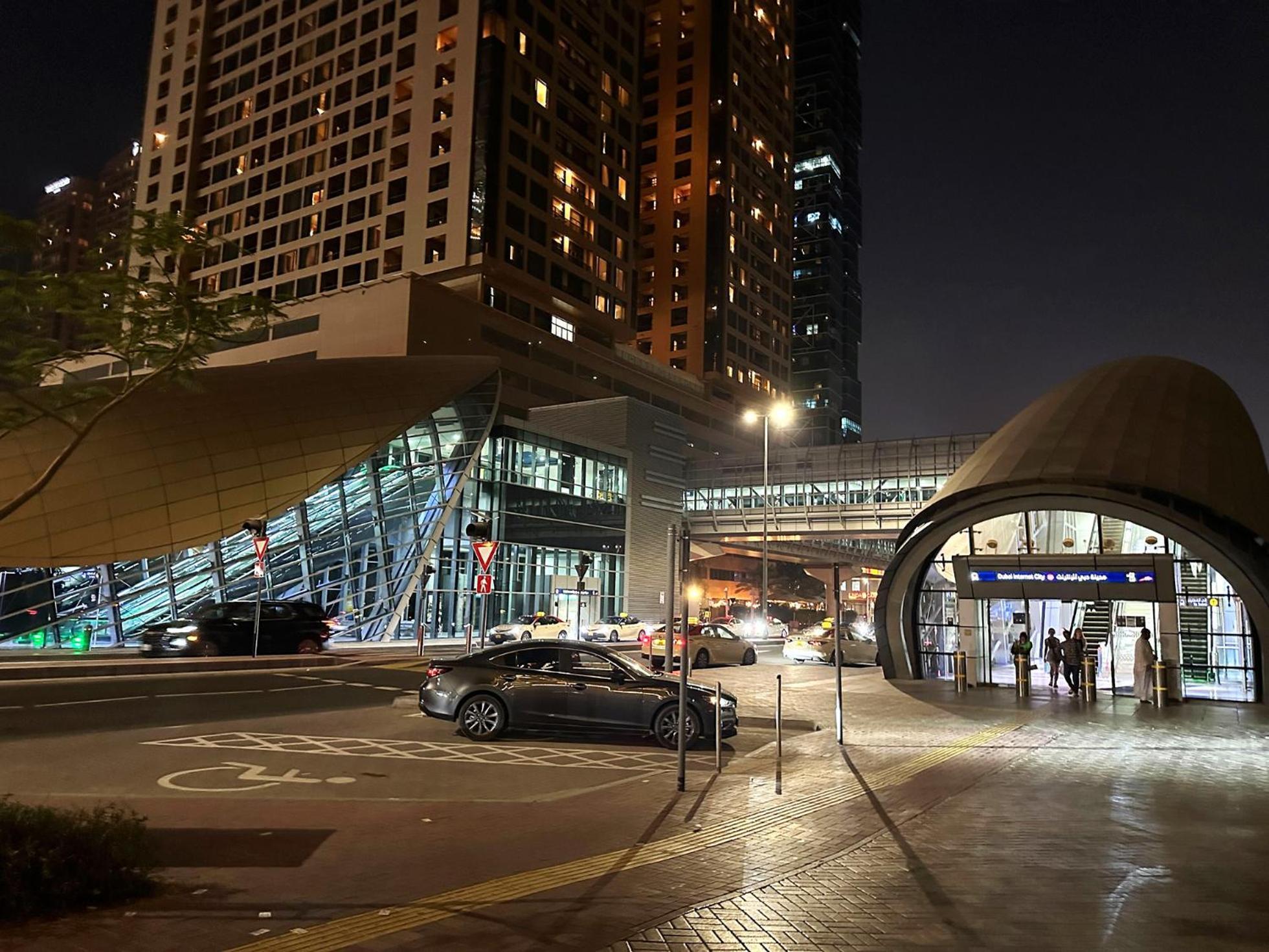 Nomad Partition Room In Barsha Heights 3 Mins To Icm Metro ドバイ エクステリア 写真