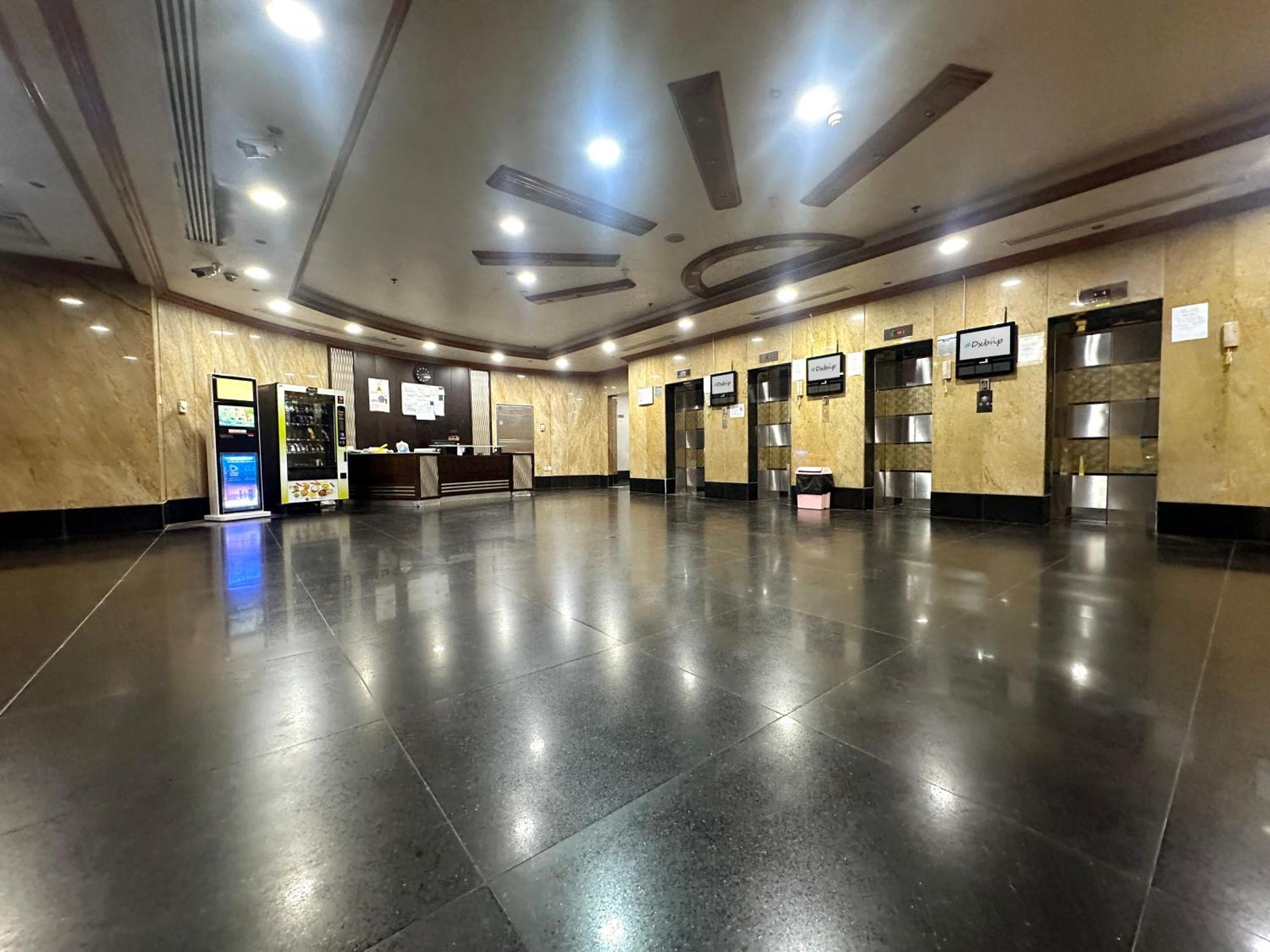 Nomad Partition Room In Barsha Heights 3 Mins To Icm Metro ドバイ エクステリア 写真
