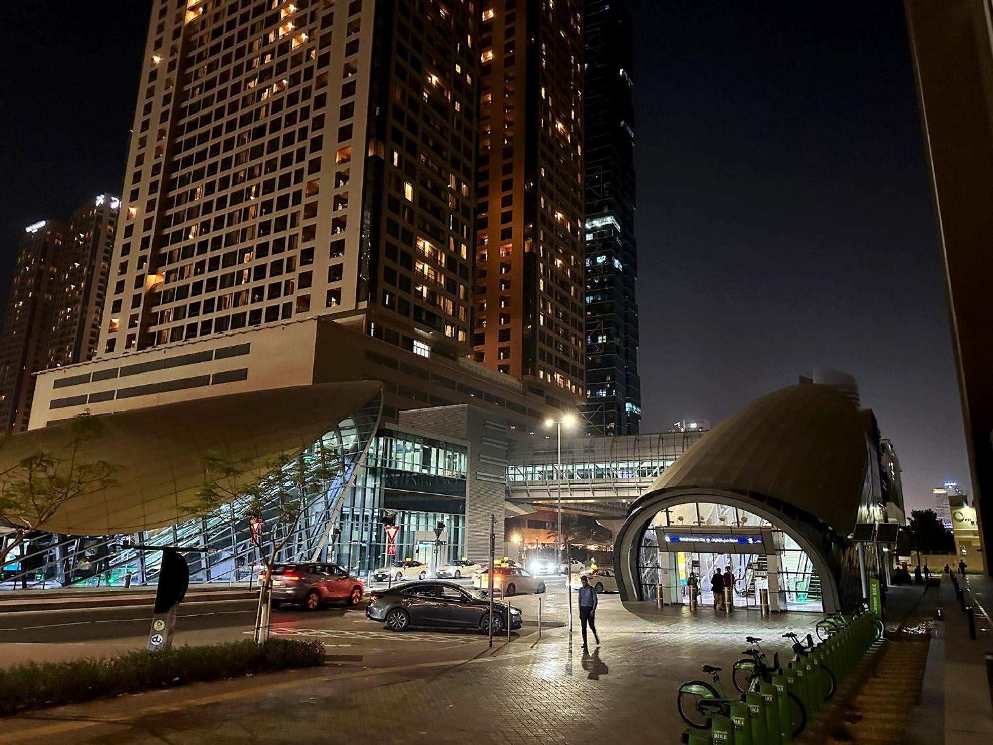 Nomad Partition Room In Barsha Heights 3 Mins To Icm Metro ドバイ エクステリア 写真