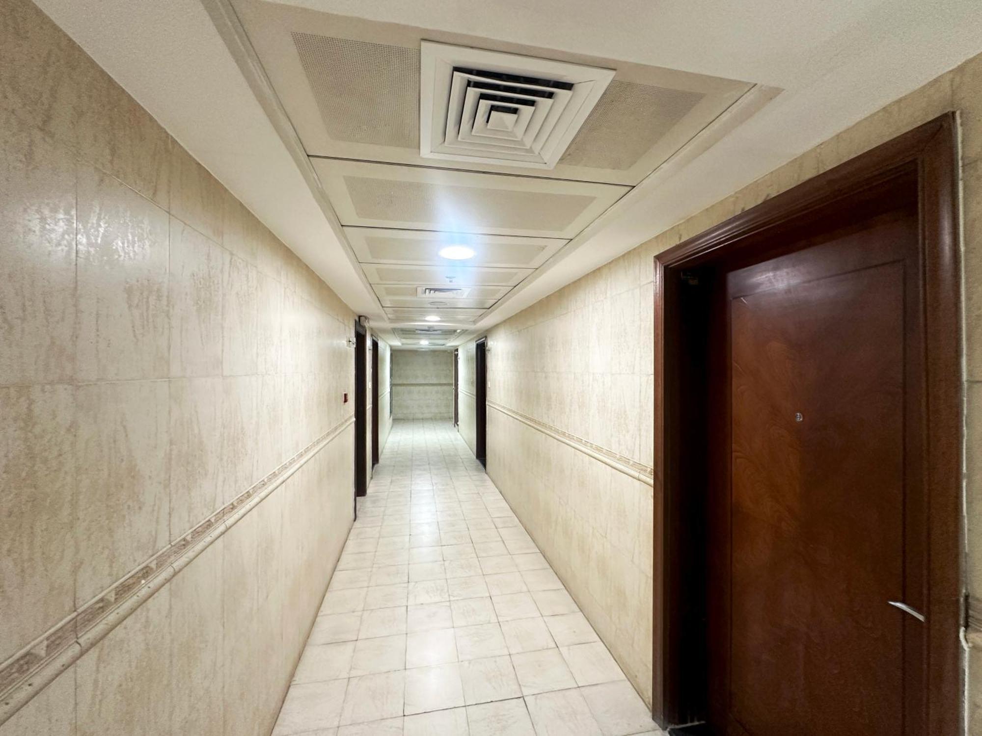 Nomad Partition Room In Barsha Heights 3 Mins To Icm Metro ドバイ エクステリア 写真